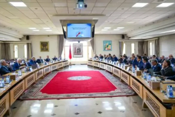 وزير الداخلية يعقد اجتماعا مع قادة ومسؤولي الأحزاب السياسية التي تتوفر على فريق أو مجموعة برلمانية حول الاستعدادات لانتخاب أعضاء مجلس النواب